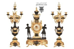 ساعت و شمعدان پذیرایی برنز آنتیک روی کنسول ایتالیایی برنزی