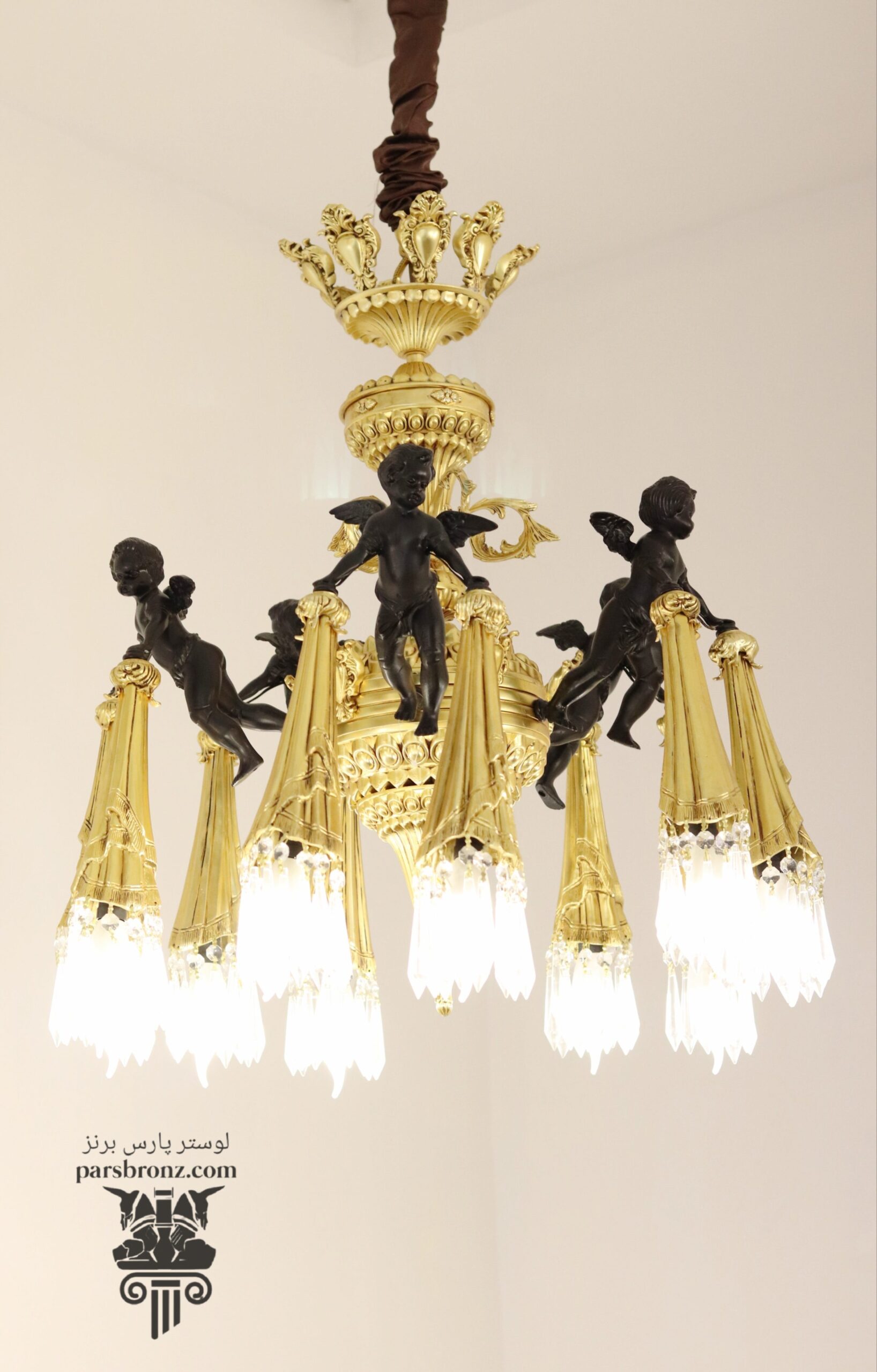 لوستر پذیرایی جدید ترین مدل در انواع کلاسیک برنز نئوکلاسیک برنزی سلطنتی برنجی با رنگ‌های طلایی آنتیک با قیمت خرید کارخانه و فروش حضوری در تهران