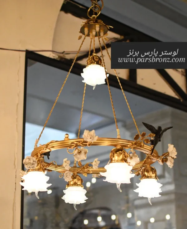 لوستر آویز آشپزخانه برنزی حلقه ای طلایی رنگ با ۲ پرنده مشکی با سبک نئوکلاسیک برای اتاق خواب و پذیرایی کوچک